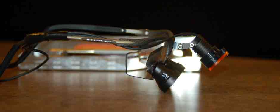 Close-up under loupe illumination